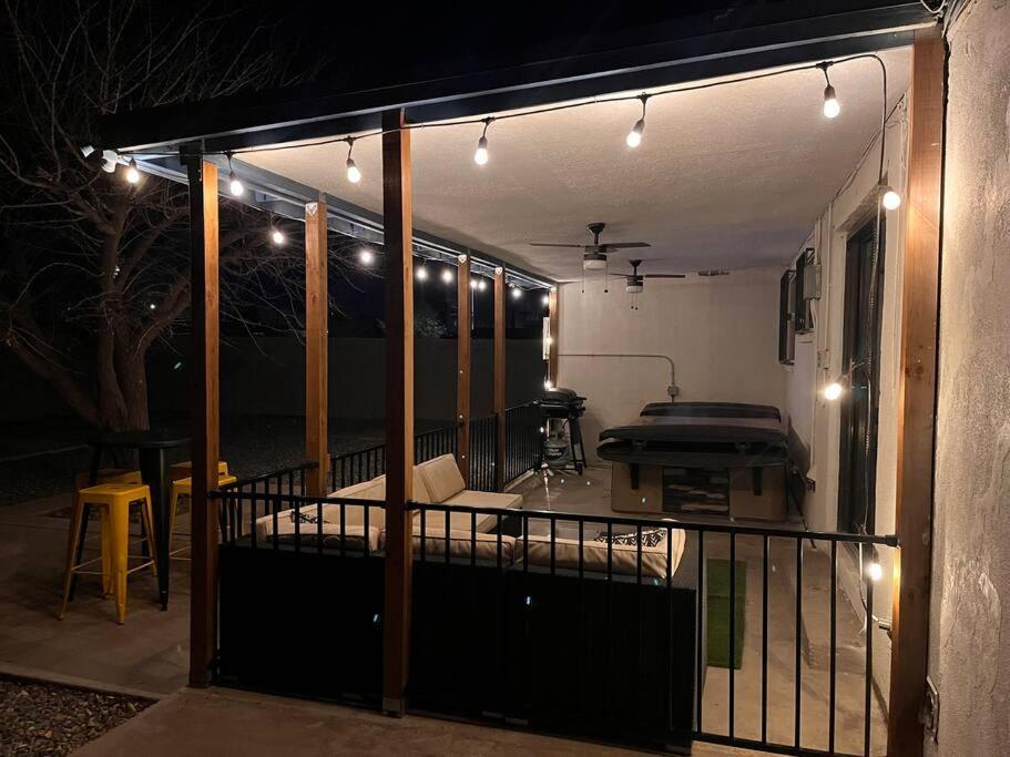Casa Charleston-3Br-2Bath-Hot Tub-Pet Friendly-No Pet Fees! Villa แอลบูเคอร์คี ภายนอก รูปภาพ