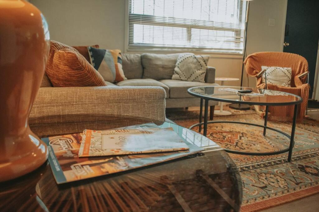 Casa Charleston-3Br-2Bath-Hot Tub-Pet Friendly-No Pet Fees! Villa แอลบูเคอร์คี ภายนอก รูปภาพ