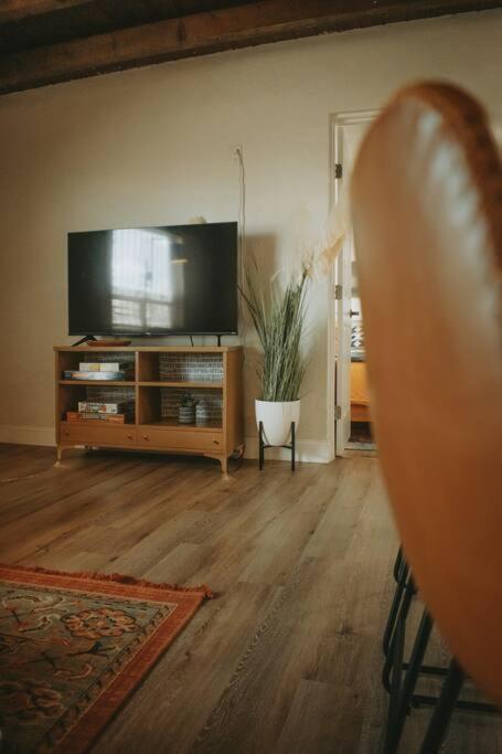 Casa Charleston-3Br-2Bath-Hot Tub-Pet Friendly-No Pet Fees! Villa แอลบูเคอร์คี ภายนอก รูปภาพ