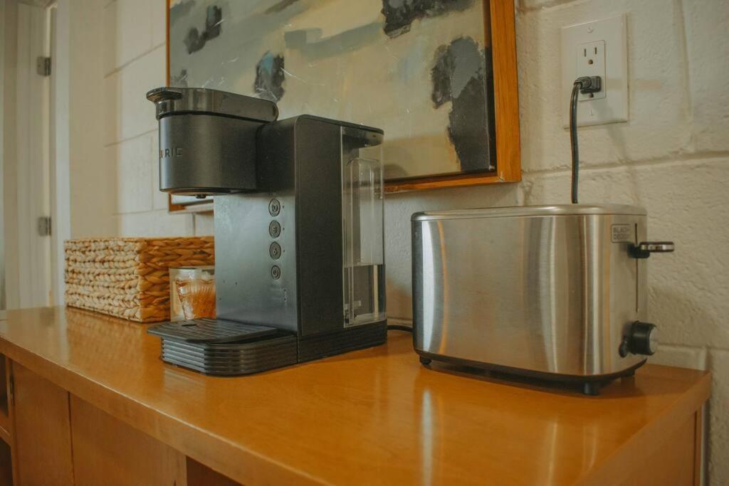 Casa Charleston-3Br-2Bath-Hot Tub-Pet Friendly-No Pet Fees! Villa แอลบูเคอร์คี ภายนอก รูปภาพ
