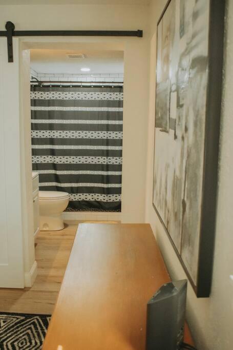 Casa Charleston-3Br-2Bath-Hot Tub-Pet Friendly-No Pet Fees! Villa แอลบูเคอร์คี ภายนอก รูปภาพ